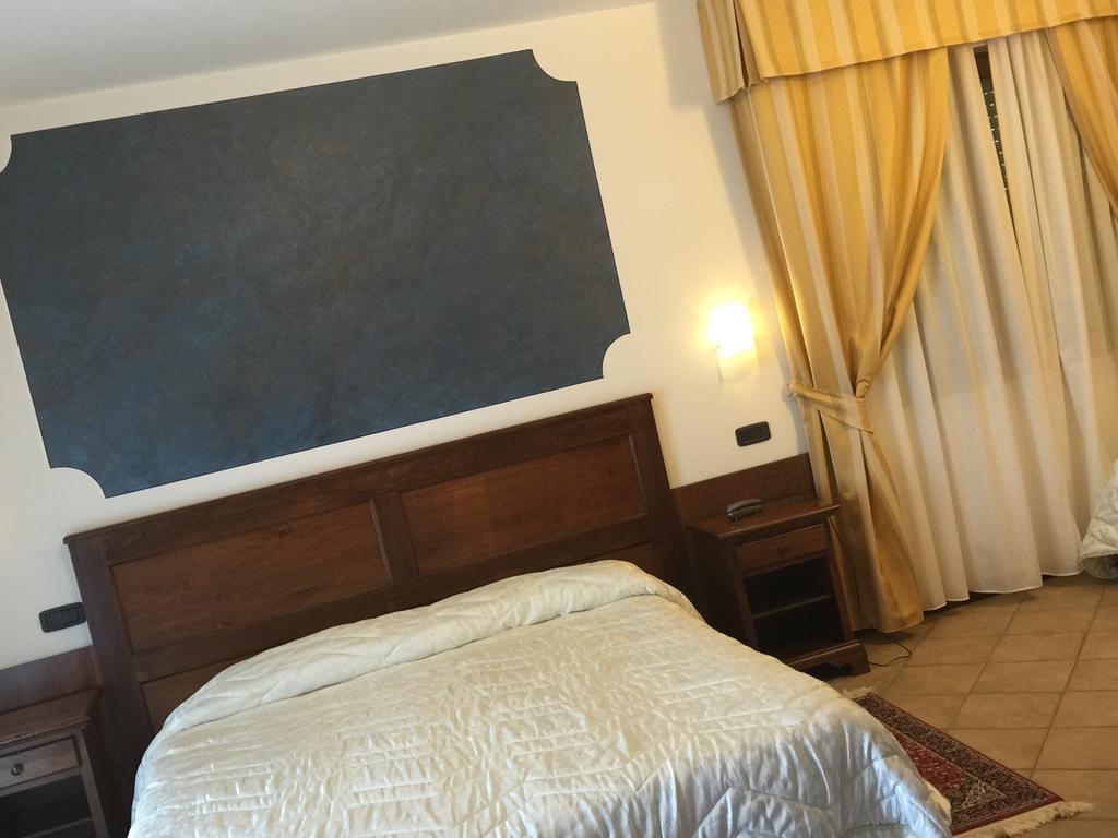 Hotel Ristorante Al Brunello Di Montalcino Cameră foto