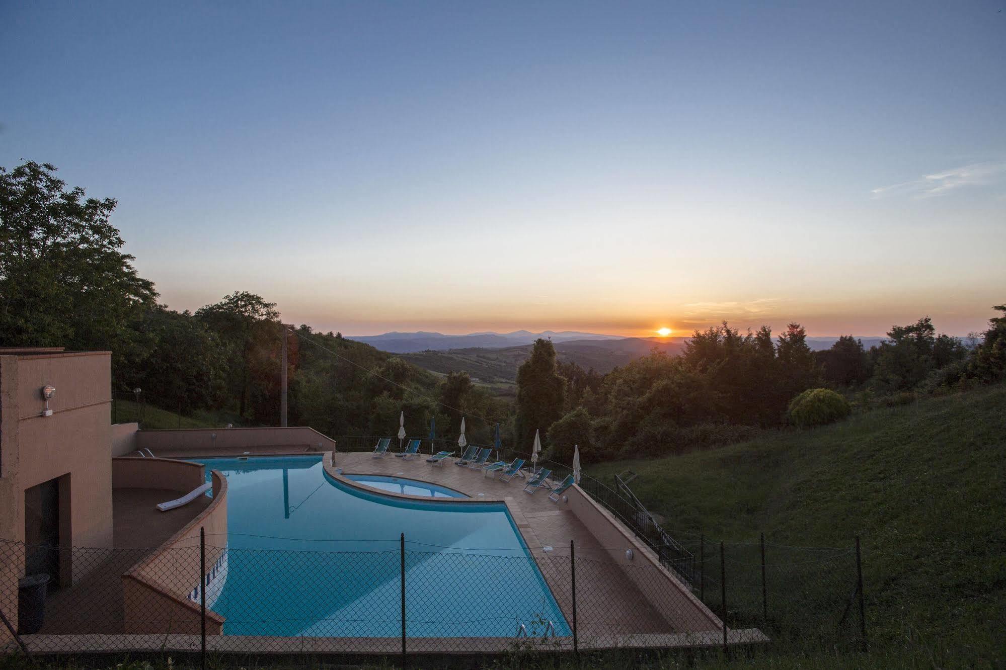 Hotel Ristorante Al Brunello Di Montalcino Exterior foto