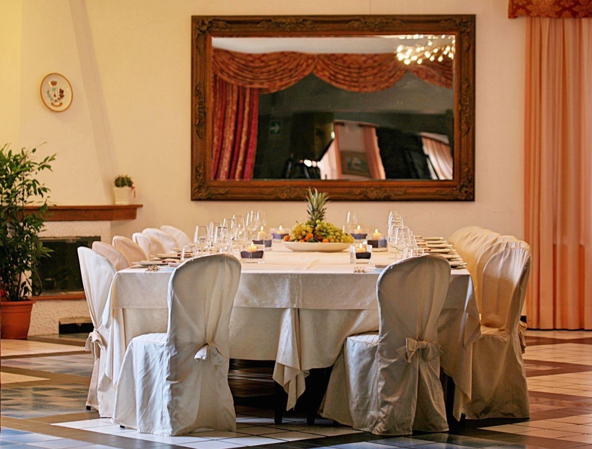 Hotel Ristorante Al Brunello Di Montalcino Exterior foto