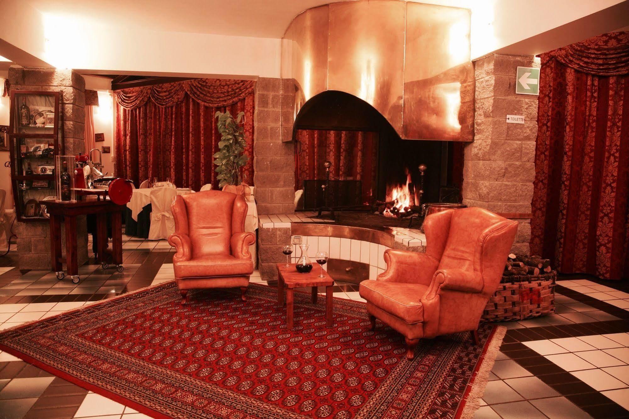 Hotel Ristorante Al Brunello Di Montalcino Exterior foto